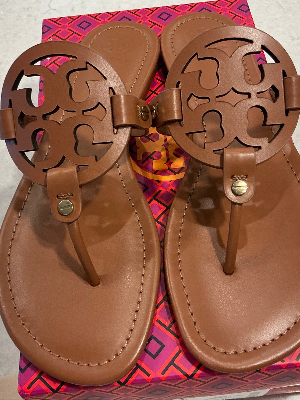 Tory Burch Brown Leather Logo Thong Sandals Millers.  No OFFERS